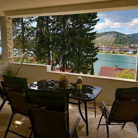 Abi * سيغيت فغانييتْسا